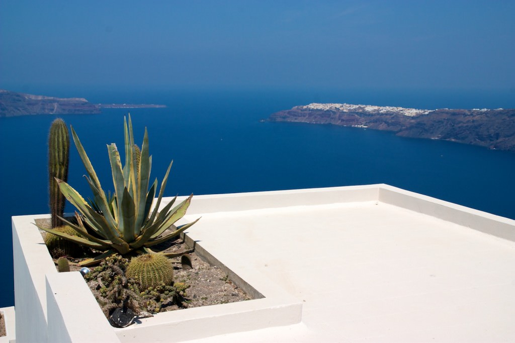 What a view ... blue skies - white buildings in Santorini