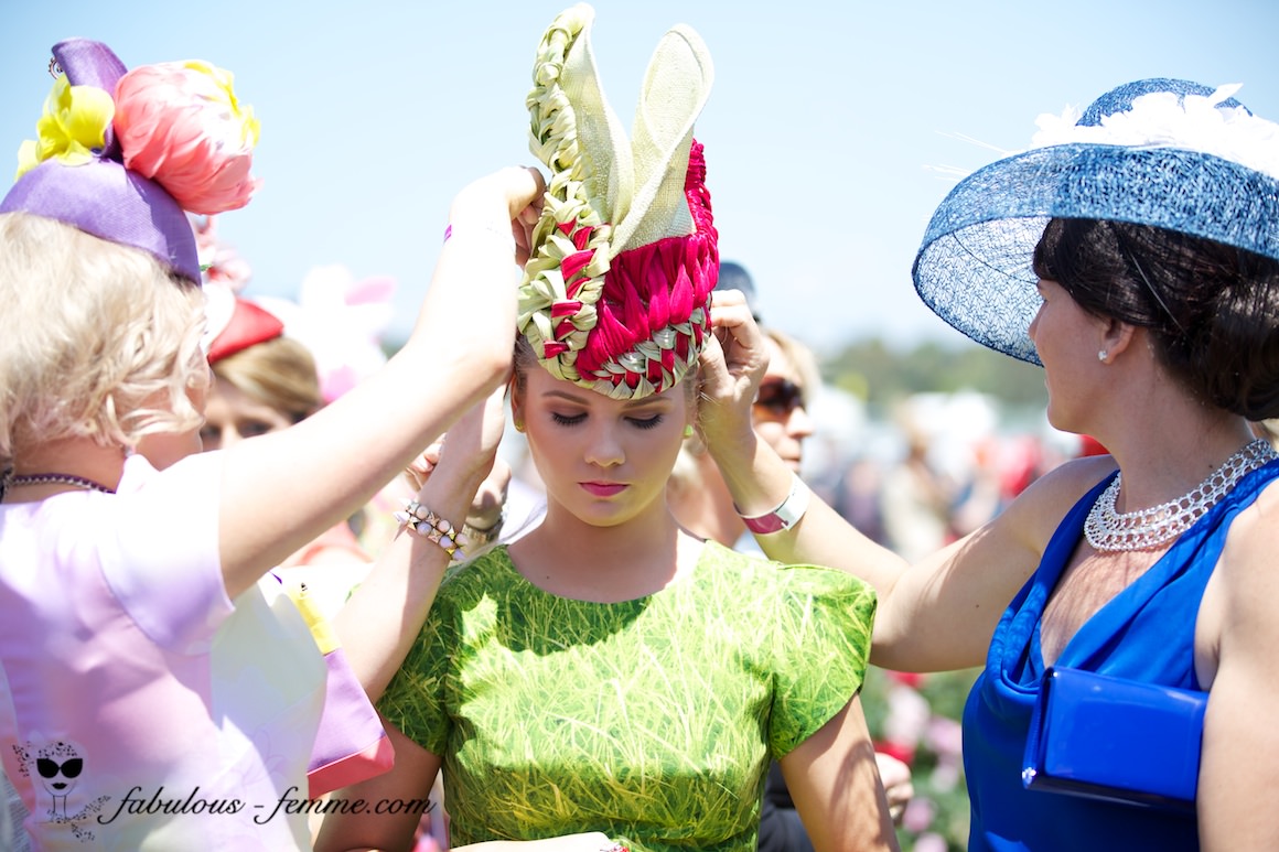 spring racing fashion - melbourne - helping hands are important