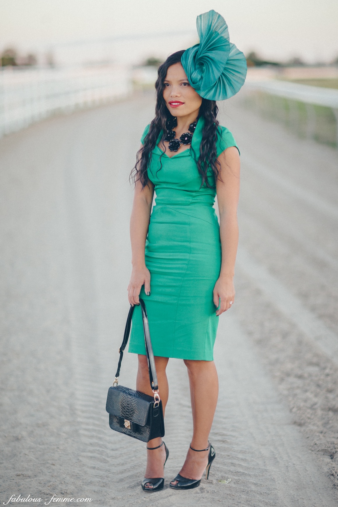 horse racing outfits for racegoers