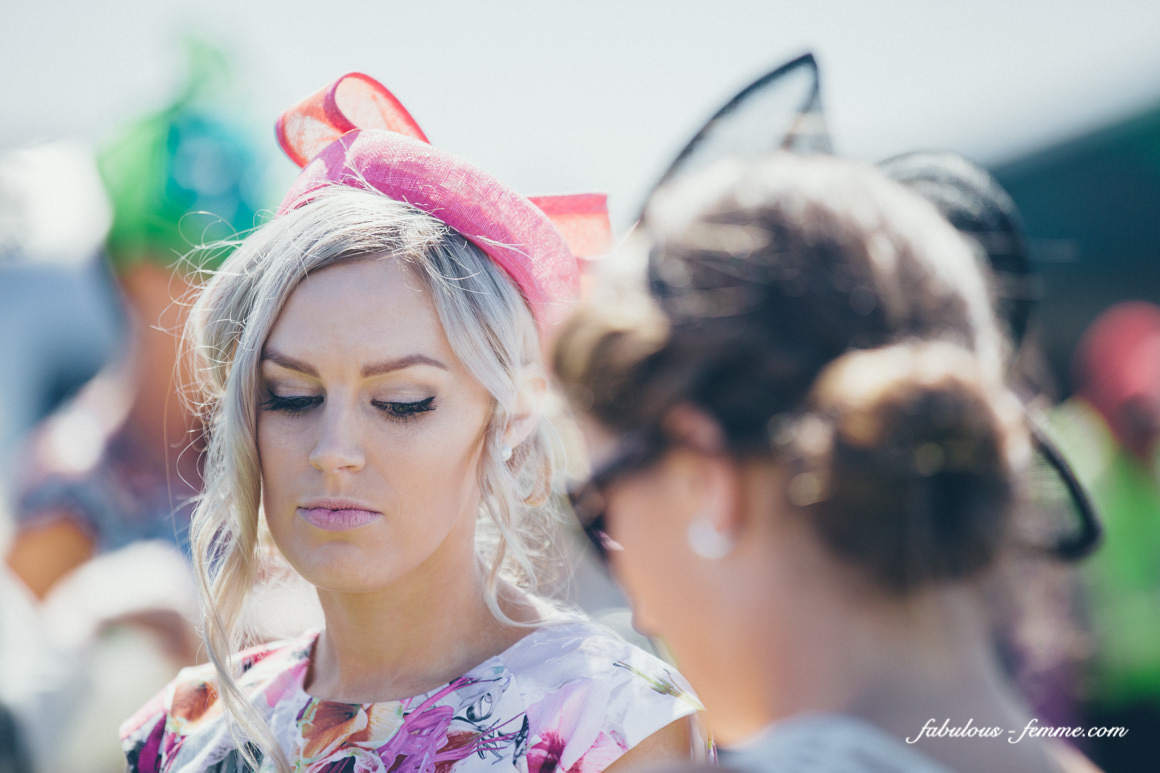 beautiful girls at the melbourne cup 