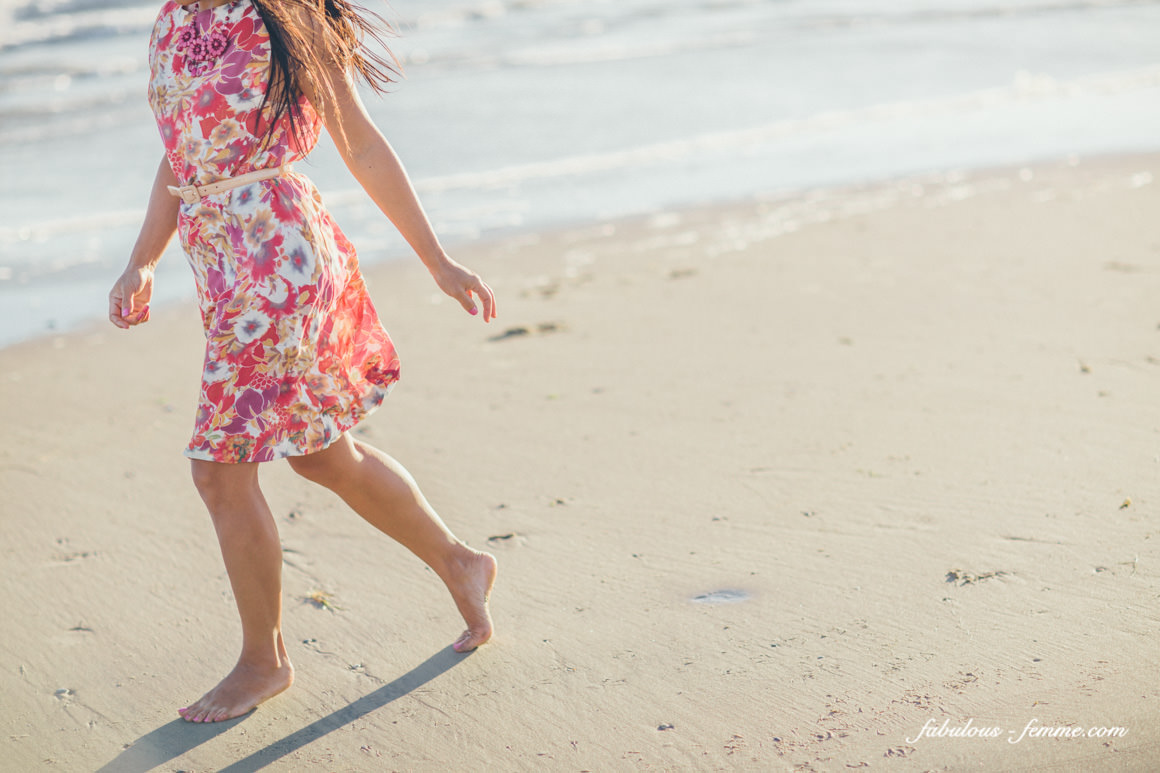 girl running on beach - photoshoot melbourne
