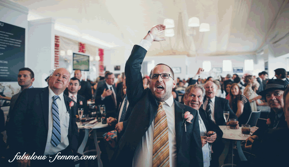 animated gif - cheering croud at the melbourne cup - event photography creative