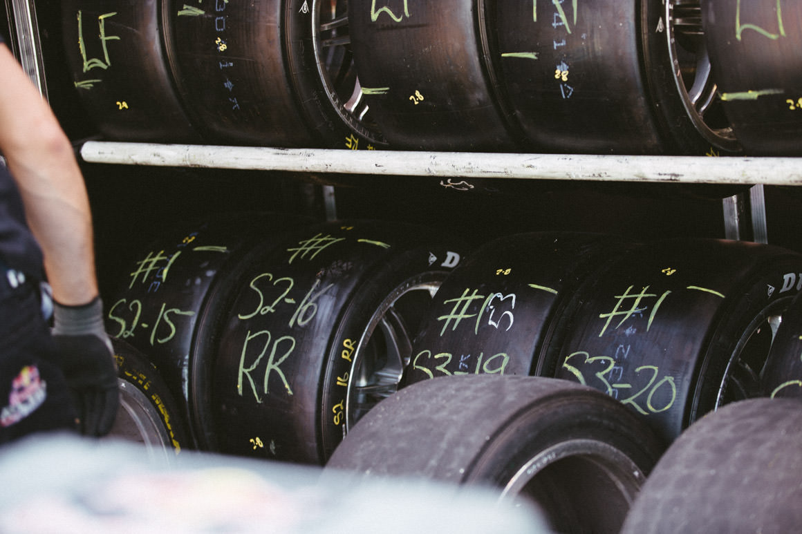 v8 supercars tyres - melbourne