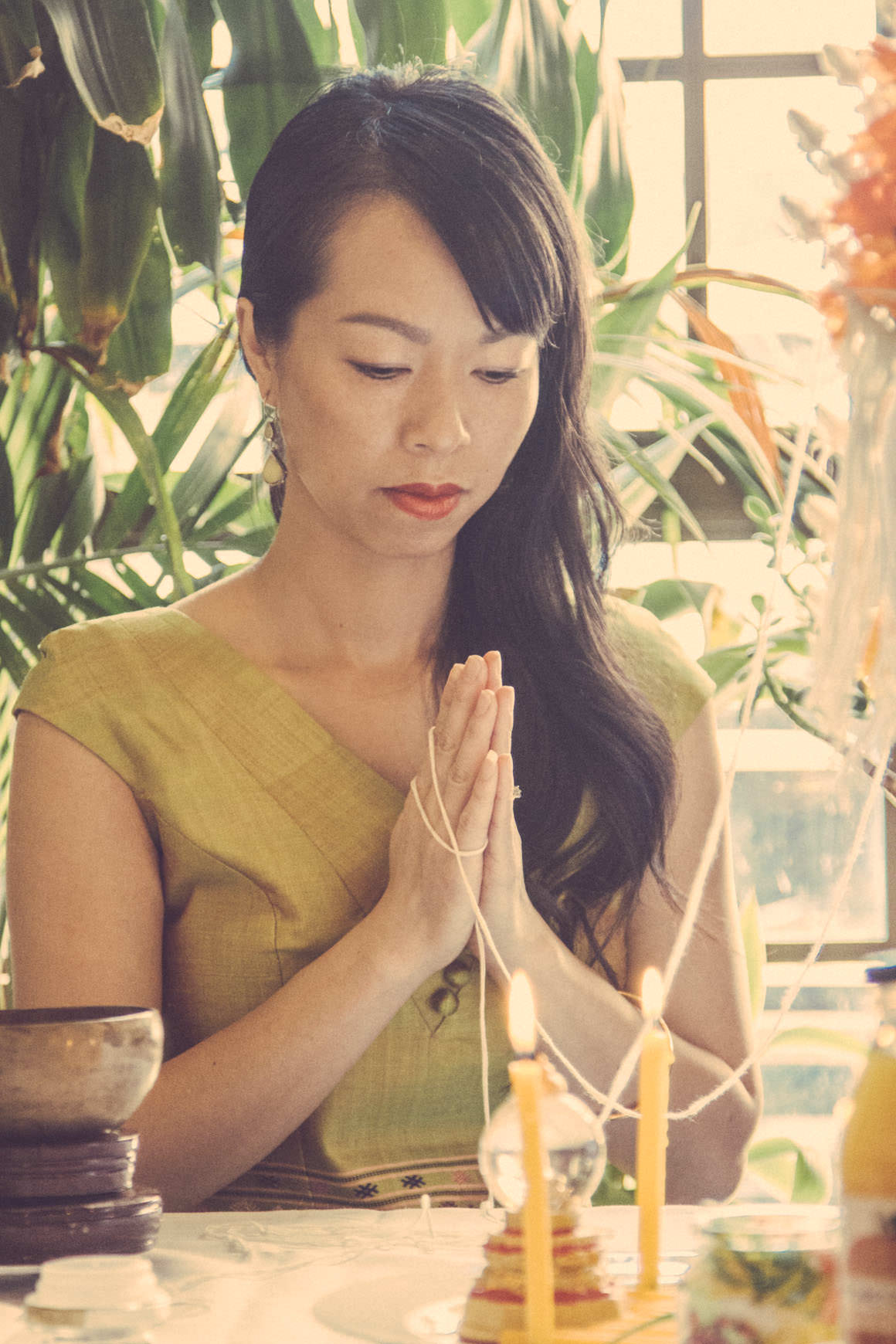 lao girl praying
