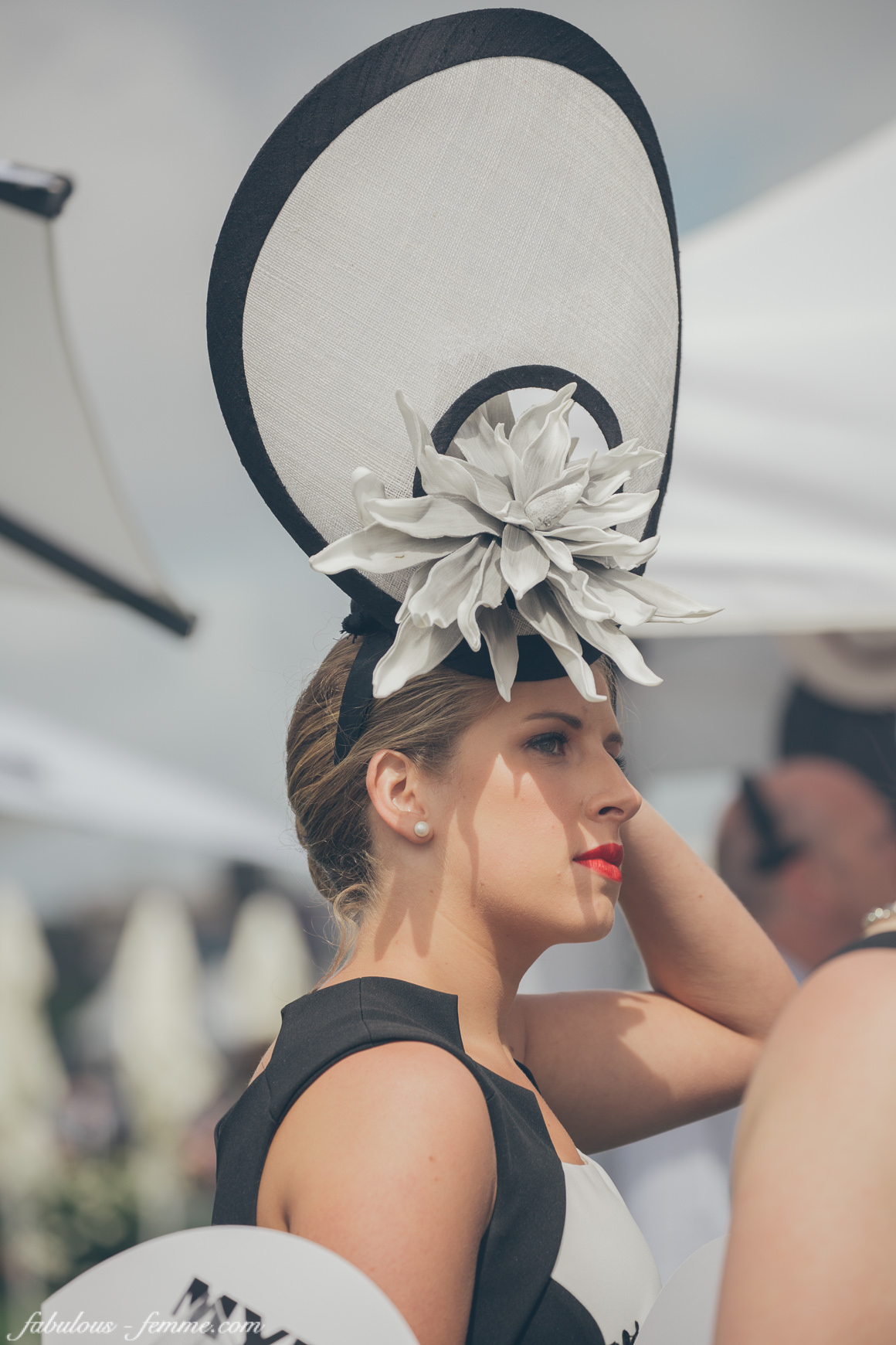 derby-day-black-white-fashion-trends15