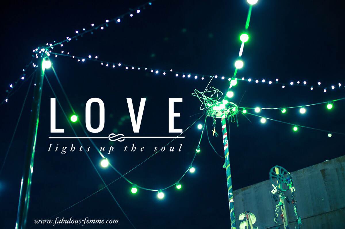 unique love quotes - love lights up your should - best picture quotes on the web