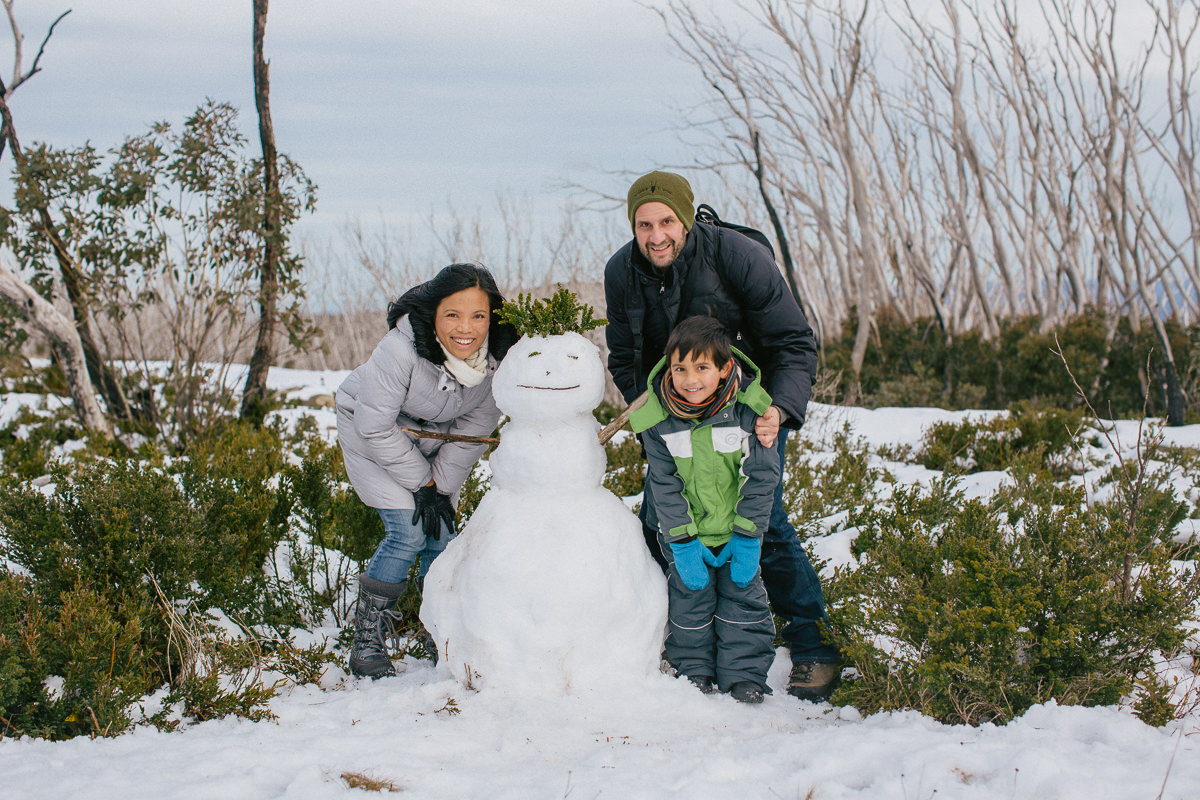 family trips to the snow from Melbourne - build a snowman