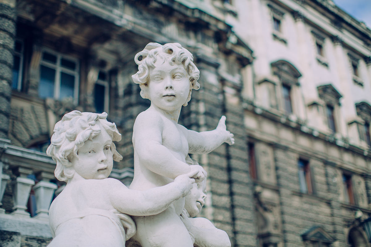 luxury statues in vienna