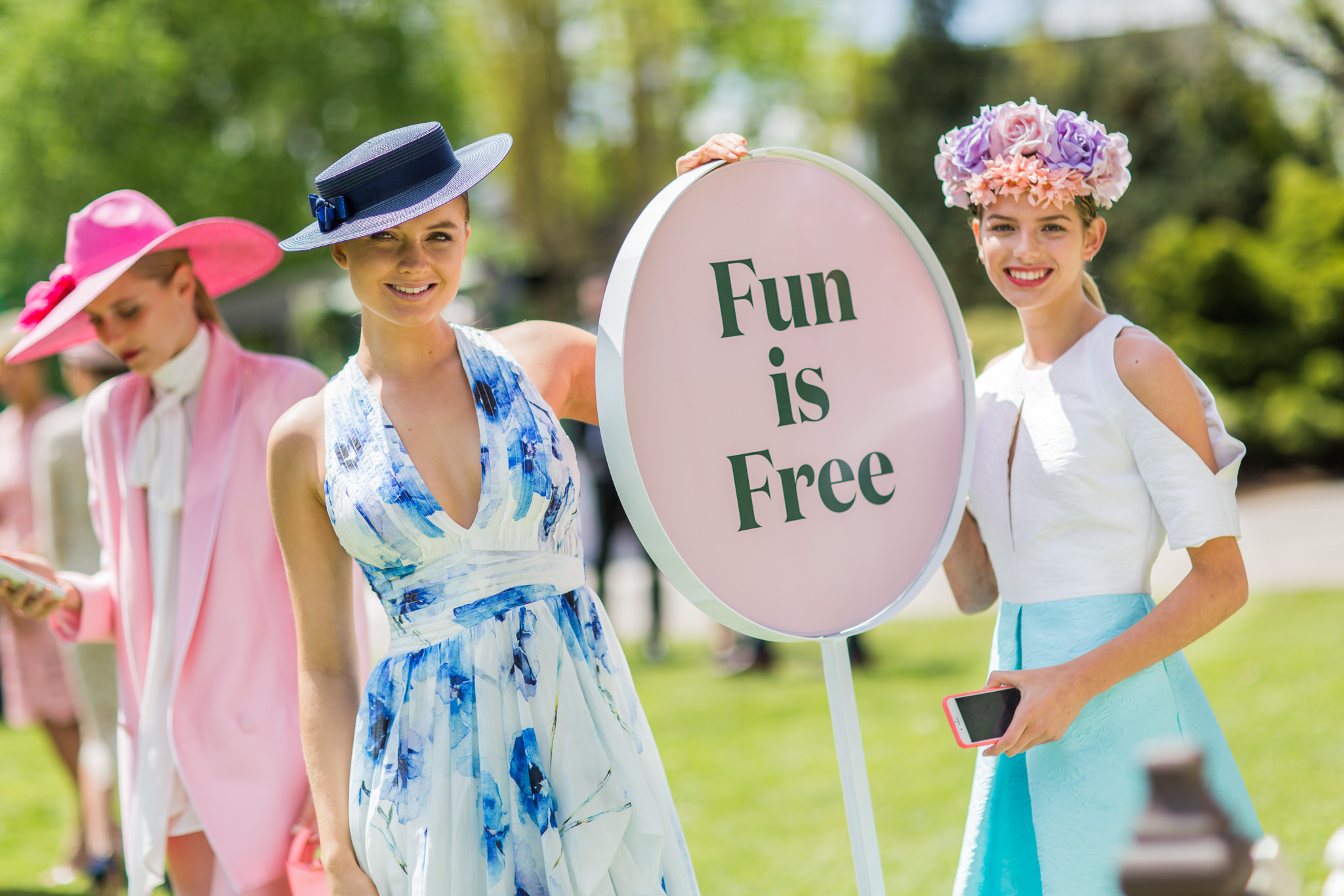 fun is free - melbourne cup fashion models
