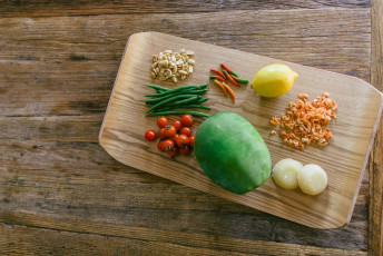 Thai Green Papaya Salad (Som Tam) recipe